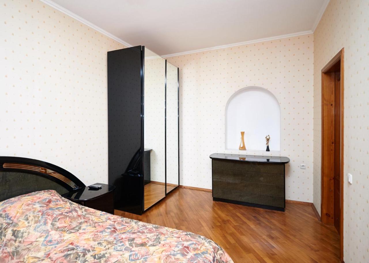 So Fashionable Apartment In The Heart Of מינסק מראה חיצוני תמונה